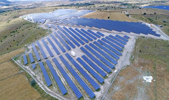 CW Enerji'nin Güneş Yatırımları Tabana Yayılıyor CW Enerji'nin Güneş Yatırımları Tabana Yayılıyor