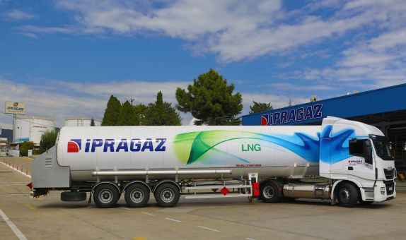 İpragaz'ın Filosuna Kattığı İlk LNG'li Çekicisi Türkiye Yollarında İpragaz'ın Filosuna Kattığı İlk LNG'li Çekicisi Türkiye Yollarında