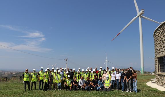 Rüzgar Enerjisi Mesleki Eğitiminde Örnek İşbirliği Rüzgar Enerjisi Mesleki Eğitiminde Örnek İşbirliği
