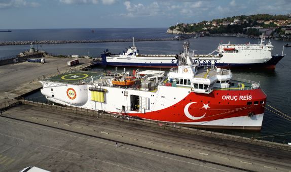 "İlk Sondaj 1-2 Ay İçerisinde Akdeniz'de Olacak" "İlk Sondaj 1-2 Ay İçerisinde Akdeniz'de Olacak"
