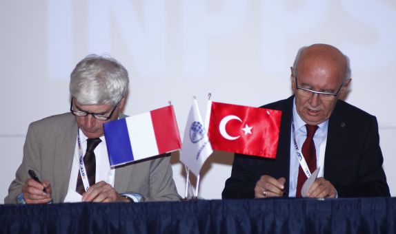 Nükleer Zirve'de Türk Üreticiler için Dev Anlaşma İmzalandı Nükleer Zirve'de Türk Üreticiler için Dev Anlaşma İmzalandı