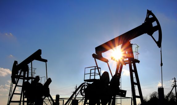 Petrolde Arzı Dondurmak Düşen Fiyatlara Çözüm mü? Petrolde Arzı Dondurmak Düşen Fiyatlara Çözüm mü?