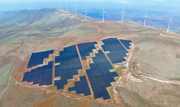 Polat Enerji, Kırşehir Geycek Santrallerine Entegre Hibrit Yatırımıyla Yenilenebilir Gücünü Artırıyor