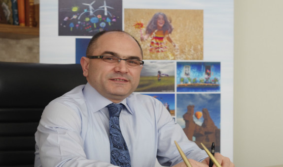 TÜREB Yönetim Kurulu Başkanı Mustafa Serdar Ataseven: "Yerli ve Hiç Tükenmeyecek Olan Rüzgar Kaynağını, Enerji Dış Borcumuzun Azaltılması İçin Süratle Kullanmalıyız" TÜREB Yönetim Kurulu Başkanı Mustafa Serdar Ataseven: "Yerli ve Hiç Tükenmeyecek Olan Rüzgar Kaynağını, Enerji Dış Borcumuzun Azaltılması İçin Süratle Kullanmalıyız"