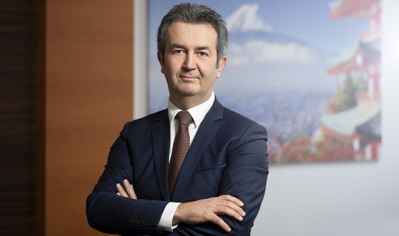 Erhan Güngör:"Renovasyon, Enerji Verimliliğine Yönelik Yeni İmkanlar Sunuyor" Erhan Güngör:"Renovasyon, Enerji Verimliliğine Yönelik Yeni İmkanlar Sunuyor"