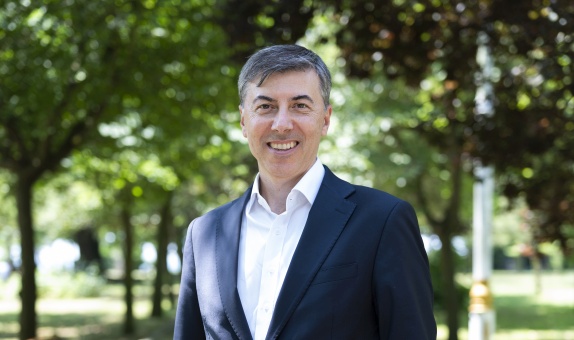 İzocam Genel Direktörü Murat Savcı: 'Yalıtımlı Bir Bina %60'ın Üzerinde Enerji Tasarrufu Sağlar' İzocam Genel Direktörü Murat Savcı: 'Yalıtımlı Bir Bina %60'ın Üzerinde Enerji Tasarrufu Sağlar'