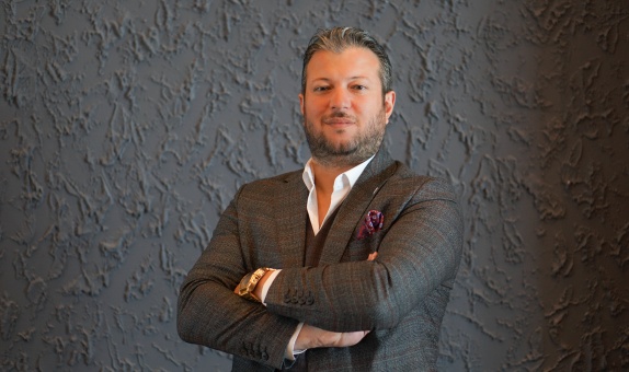 Akkaşoğlu Grup Yönetim Kurulu Başkanı Tevfik Akkaş: 'Enerji Sektörünün Geleceği Güneşte' Akkaşoğlu Grup Yönetim Kurulu Başkanı Tevfik Akkaş: 'Enerji Sektörünün Geleceği Güneşte'