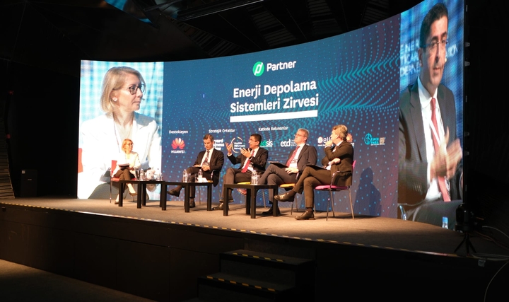 Türkiye'nin Enerji Depolama Stratejileri Sektör Zirvesinde Ele Alındı