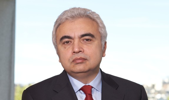 "Fatih Birol: "Petrol Fiyatları 100 Dolar Civarında Olur" "Fatih Birol: "Petrol Fiyatları 100 Dolar Civarında Olur"