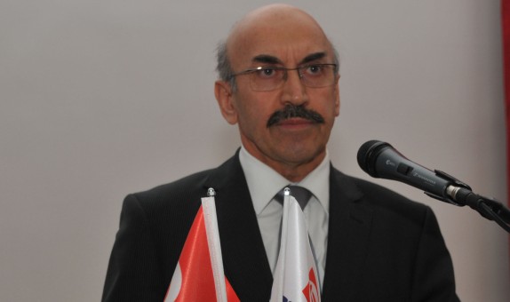 Yusuf Yazar Üniversitelilere Yenilenebilir Enerjiyi Anlattı Yusuf Yazar Üniversitelilere Yenilenebilir Enerjiyi Anlattı