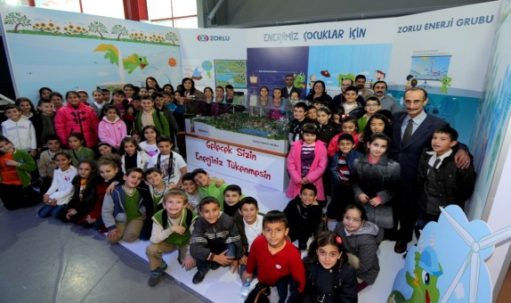 Zorlu Enerji Çocuklara Temiz Enerji Üretimini Öğretiyor Zorlu Enerji Çocuklara Temiz Enerji Üretimini Öğretiyor