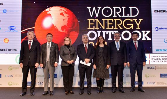 Yenilenebilir Enerji Büyümeye Damgasını Vuracak Yenilenebilir Enerji Büyümeye Damgasını Vuracak