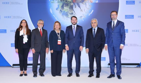 'ENERJİ TALEBİ BATI'DAN DOĞU'YA KAYIYOR'