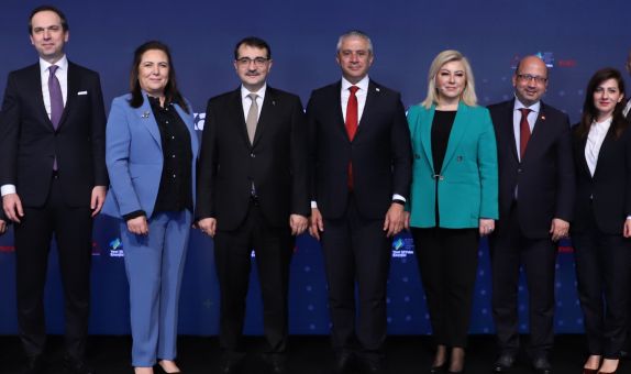 "Deniz Sondajı Yapacak Üçüncü Gemi Yola Çıkıyor" "Deniz Sondajı Yapacak Üçüncü Gemi Yola Çıkıyor"