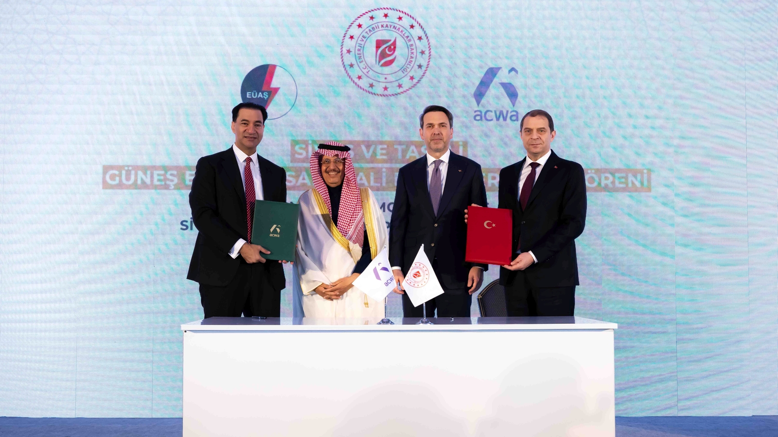 Acwa ile 5 GW Yenilenebilir Enerji Kapasitesine<br/>İlişkin Anlaşma İmzalandı