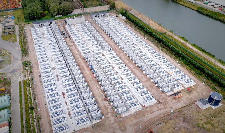Avrupa'nın En Büyük Enerji Depolama Projesinde İlk Etap Tamamlandı