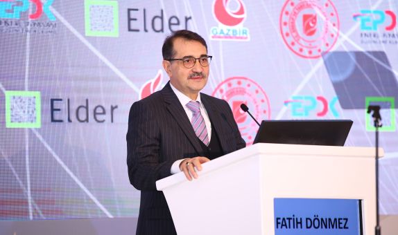 Bakan Dönmez: 'Yeni bir Ar-Ge Modeli Üzerinde Çalışıyoruz'