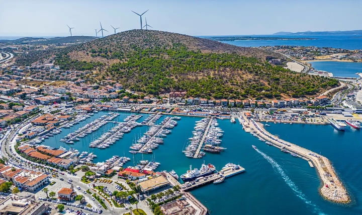 Çeşme Marina, Elektrik Tüketiminin Tamamını Yeşil Enerjiden Karşılayacak Çeşme Marina, Elektrik Tüketiminin Tamamını Yeşil Enerjiden Karşılayacak
