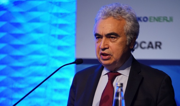 Dr. Fatih Birol: "Dünyanın İlk Global Enerji Krizinin Ortasındayız" Dr. Fatih Birol: "Dünyanın İlk Global Enerji Krizinin Ortasındayız"