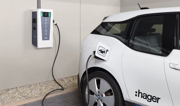 Elektrikli Araç Şarj İstasyonları ile Enerji Tasarrufuna Yön Verecek Elektrikli Araç Şarj İstasyonları ile Enerji Tasarrufuna Yön Verecek