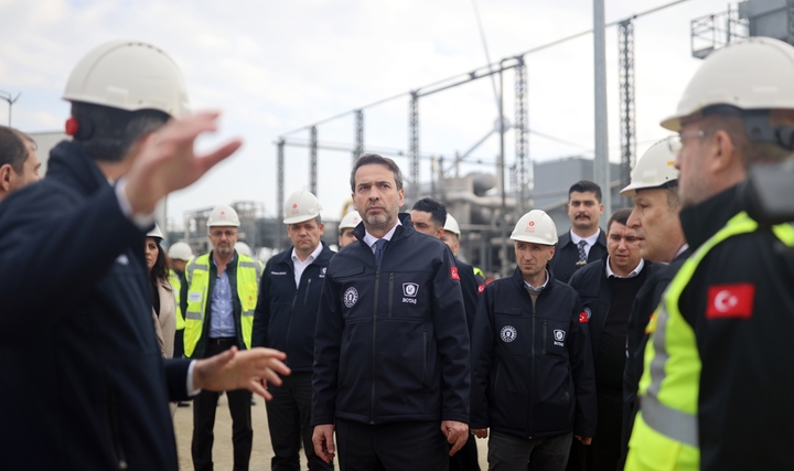 Enerji ve Madencilik Sektörüne 181,7 Milyar Lira Kamu Yatırımı Yapacağız Enerji ve Madencilik Sektörüne 181,7 Milyar Lira Kamu Yatırımı Yapacağız