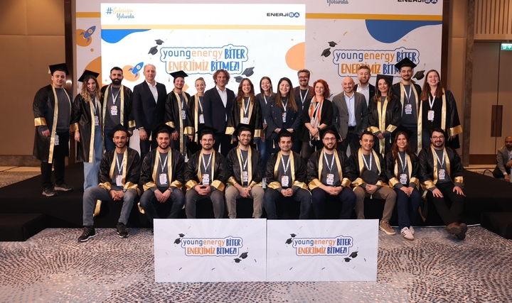 Enerjisa Enerji, Young Energy Programı ile 15 Yıldır Geleceğin Liderlerini Yetiştiriyor Enerjisa Enerji, Young Energy Programı ile 15 Yıldır Geleceğin Liderlerini Yetiştiriyor