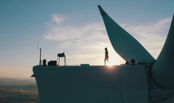 Enerjisa Üretim'den Türkiye'nin İlk Rüzgar Türbini Konseri Enerjisa Üretim'den Türkiye'nin İlk Rüzgar Türbini Konseri