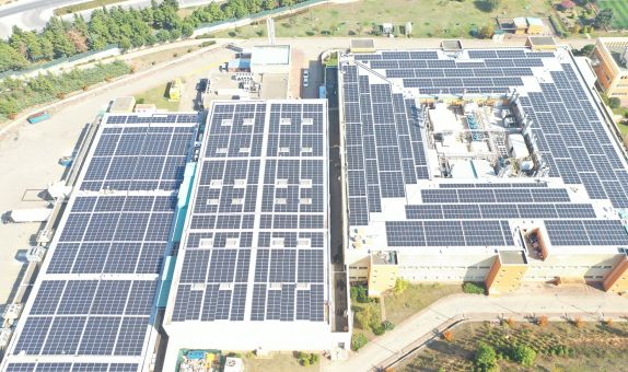 Escon Enerji Novartis'in İki Fabrikasına Güneş Enerji Sistemi Kurdu Escon Enerji Novartis'in İki Fabrikasına Güneş Enerji Sistemi Kurdu