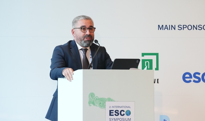 EYODER Yönetim Kurulu Başkanı Onur Ünlü: "Dünyanın Yaşadığı Krizler Enerji Verimliliği ile Çözülebilir" EYODER Yönetim Kurulu Başkanı Onur Ünlü: "Dünyanın Yaşadığı Krizler Enerji Verimliliği ile Çözülebilir"