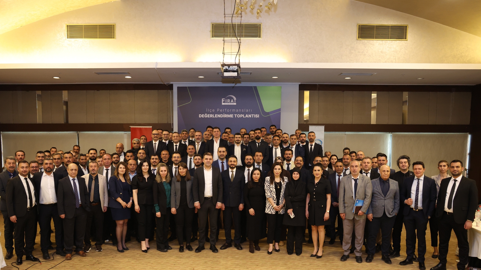 Fırat EDAŞ İlçe Performanslarını Değerlendirdi, Çalışanlarını Ödüllendirdi Fırat EDAŞ İlçe Performanslarını Değerlendirdi, Çalışanlarını Ödüllendirdi