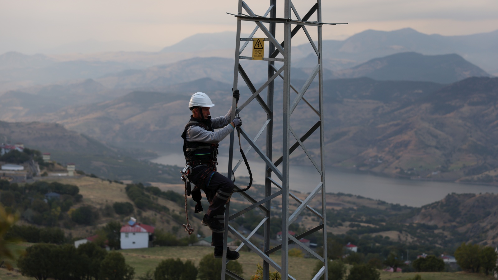 Fırat EDAŞ’tan Elazığ’ın Enerji Altyapısına 6,6 Milyar TL Yatırım