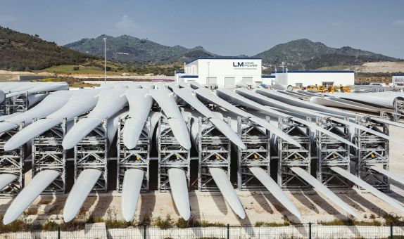 GE Yenilenebilir Enerji Bergama'da 500'üncü Kanadını Üretti GE Yenilenebilir Enerji Bergama'da 500'üncü Kanadını Üretti