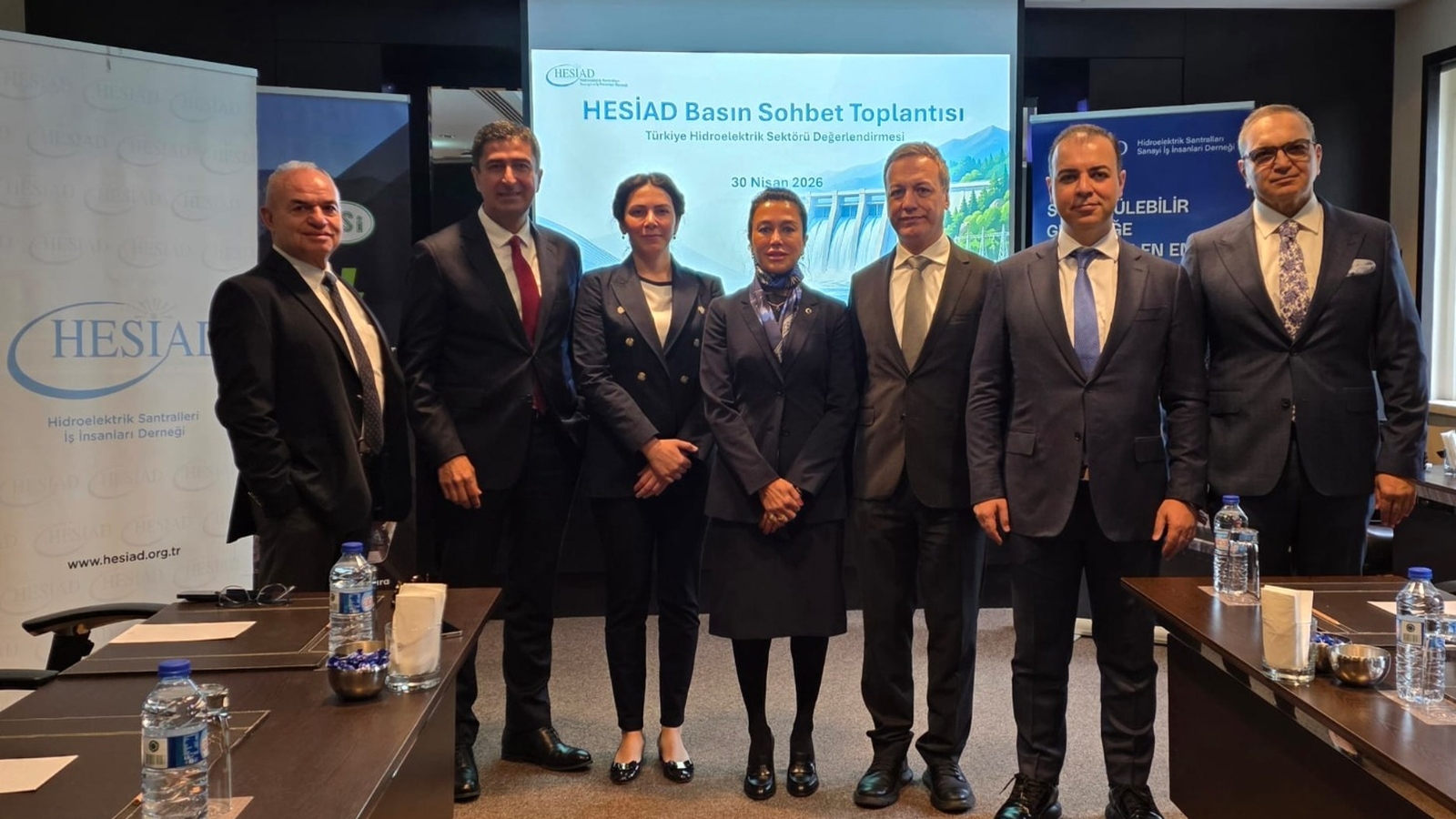 "Hidrolik Kurulu Gücü 'Finansal Sürdürülebilirlik Riskiyle' Karşı Karşıya" "Hidrolik Kurulu Gücü 'Finansal Sürdürülebilirlik Riskiyle' Karşı Karşıya"