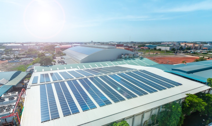 İzocam Tekiz'in Yenilikçi Tasarımı 'Solar Çatı Paneli' Çatılarda Maksimum Koruma Sağlıyor İzocam Tekiz'in Yenilikçi Tasarımı 'Solar Çatı Paneli' Çatılarda Maksimum Koruma Sağlıyor