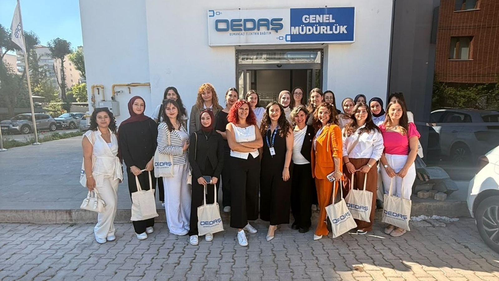 OEDAŞ Geleceğin Mühendisleri ile Bir Araya Geldi OEDAŞ Geleceğin Mühendisleri ile Bir Araya Geldi