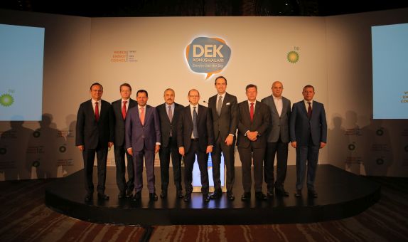 Petrol ve Doğalgaz Dünya Enerjisinin Yarısından Fazlasını Oluşturacak