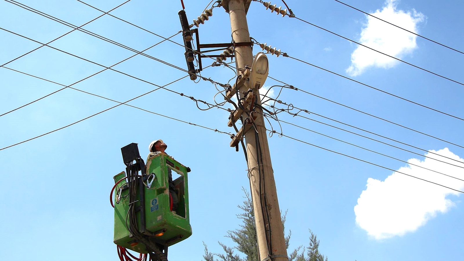 Şanlıurfa'da Kaçak Elektrik Denetimleri Sıklaştırıldı: Bir Haftada 2 bin 626 Abone Tespit Edildi
