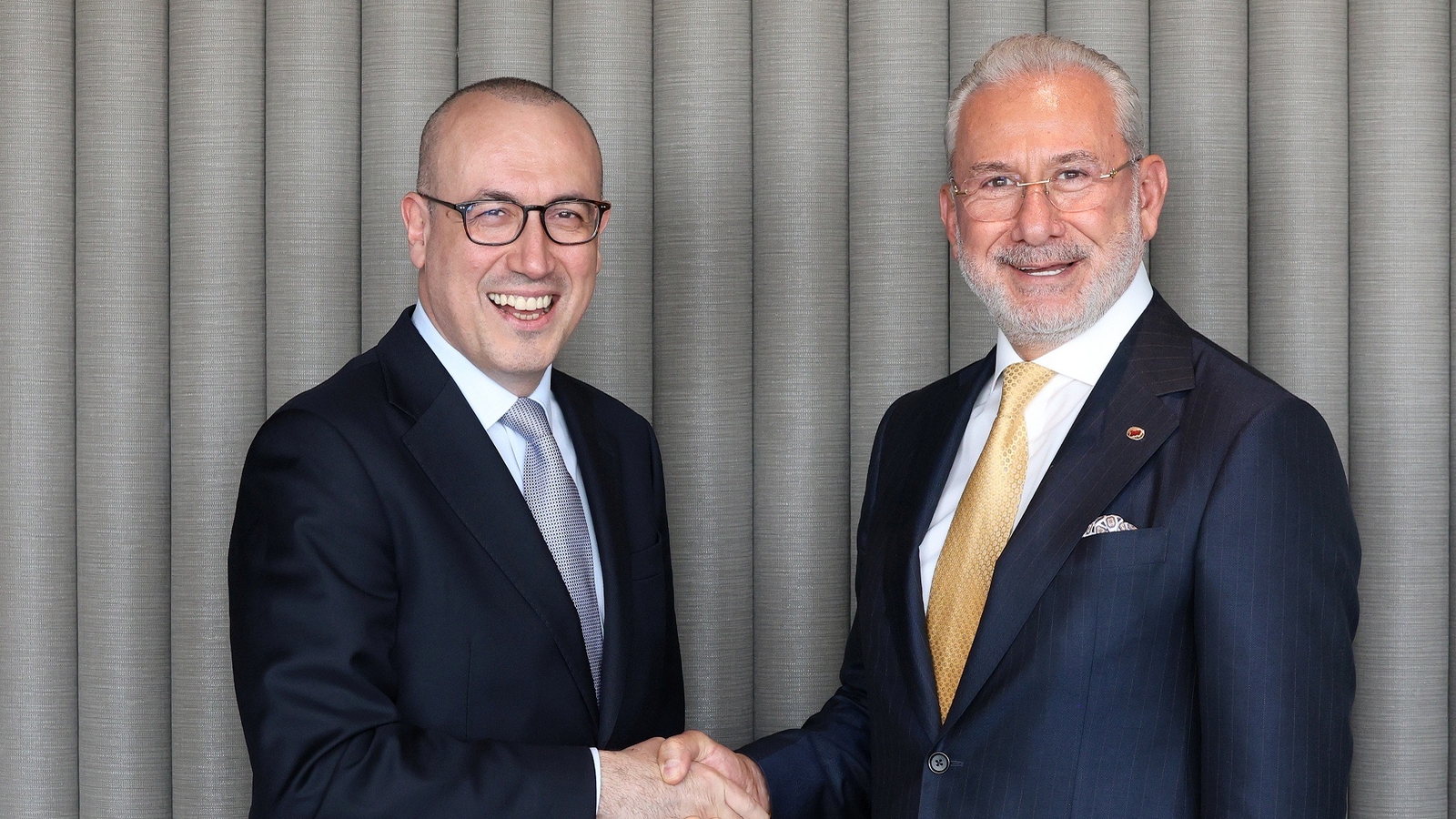 Tosyalı, 1,2 GW'lık GES Yatırımının İlk Fazı için 187 Milyon Euro Finansman Sağladı Tosyalı, 1,2 GW'lık GES Yatırımının İlk Fazı için 187 Milyon Euro Finansman Sağladı