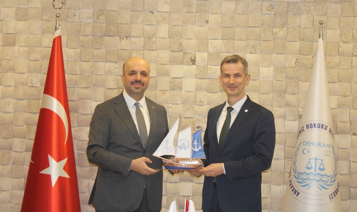 TÜREB ve DEHUKAM "Deniz Üstü Rüzgar Mevzuatı İçin İş Birliği Protokolü"ne İmza Attı TÜREB ve DEHUKAM "Deniz Üstü Rüzgar Mevzuatı İçin İş Birliği Protokolü"ne İmza Attı