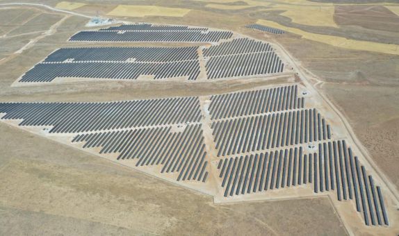 Türkiye'nin En Büyük Lisanslı GES'inde HT Solar İmzası Türkiye'nin En Büyük Lisanslı GES'inde HT Solar İmzası