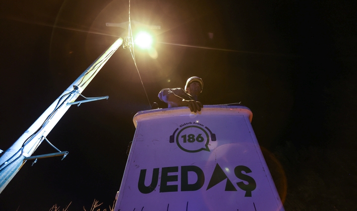 UEDAŞ Ekipleri Yılbaşında Kesintisiz Enerji için Görev Başında