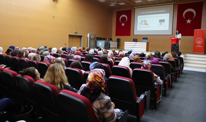 Uludağ Elektrik Enerji Danışmanım Projesi ile Tüketicilere Tasarruf Bilinci Aşılıyor Uludağ Elektrik Enerji Danışmanım Projesi ile Tüketicilere Tasarruf Bilinci Aşılıyor