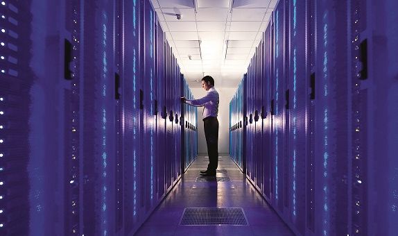 Veri Merkezleri: Enerjiye Bağımlı Dünyada Düşman mı, Kurtarıcı mı?