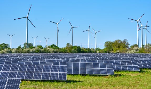 Yenilenebilir Enerjiye Yatırılan Her 1 Milyon Dolar 25 Yeni İstihdam Yaratıyor Yenilenebilir Enerjiye Yatırılan Her 1 Milyon Dolar 25 Yeni İstihdam Yaratıyor