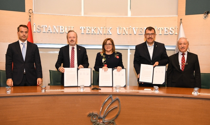 Yeşil Hidrojenli Otobüs Dönüşümü İçin İmzalar Atıldı Yeşil Hidrojenli Otobüs Dönüşümü İçin İmzalar Atıldı