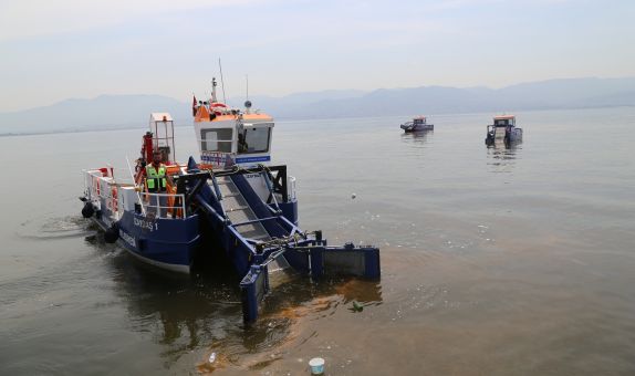 İzmit Körfezi'nden 6 Ayda 180 Ton Çöp Toplandı