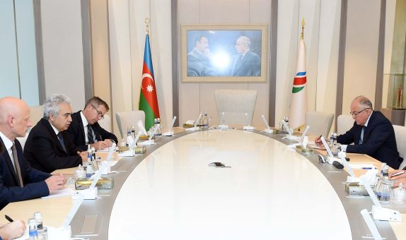 Güney Gaz Koridoru ve Küresel Enerji Yatırımları Masaya Yatırıldı