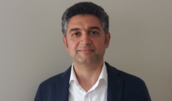 "Yenilenebilir Enerji Kaynaklarına Daha Çok Yatırım Yapmalıyız" "Yenilenebilir Enerji Kaynaklarına Daha Çok Yatırım Yapmalıyız"