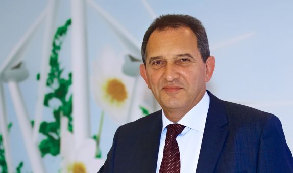 "Türkiye'de Lider Yenilenebilir Enerji Şirketi Olmayı Hedefliyoruz" "Türkiye'de Lider Yenilenebilir Enerji Şirketi Olmayı Hedefliyoruz"