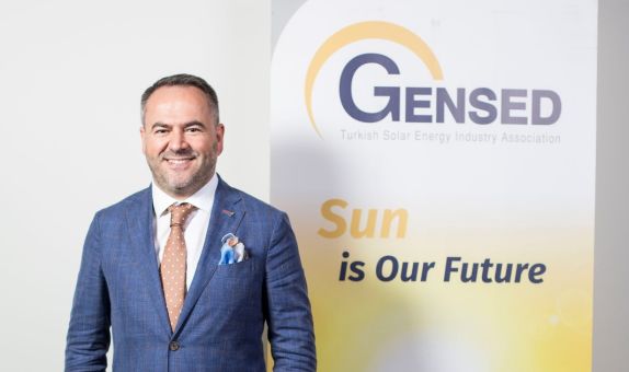 Halil Demirdağ: 'Güneş Enerjisinde Yükselen Yıldız Türkiye Olabilir' Halil Demirdağ: 'Güneş Enerjisinde Yükselen Yıldız Türkiye Olabilir'